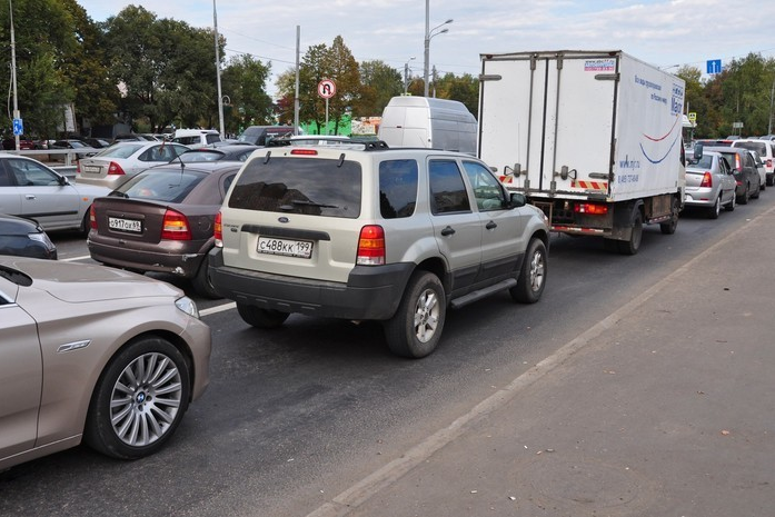 Эксперты РОСДОРНИИ: ширина отдельных полос движения на российских автомагистралях может быть различной.